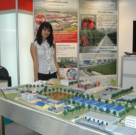 Архитектурный макет агропромышленного комплекса в выставочном зале