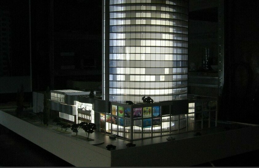Модель здания с подсветкой и со своей огороженной территорией