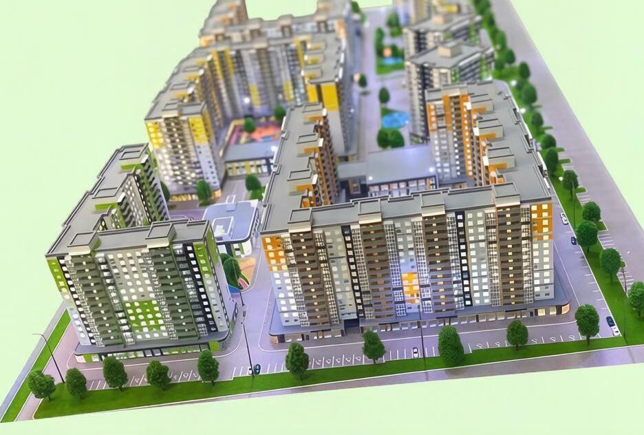 Масштабная архитектурная модель жилого комплекса с подсветкой — детализированный макет многоэтажного ЖК, благоустройство, парковки, внутренние дворы и ландшафтный дизайн для презентации и продаж изготовленный на заказ Детализированный макет жилого комплекса с подсветкой: многоэтажные корпуса, парковки, аллеи деревьев, внутренние дворы и элементы благоустройства