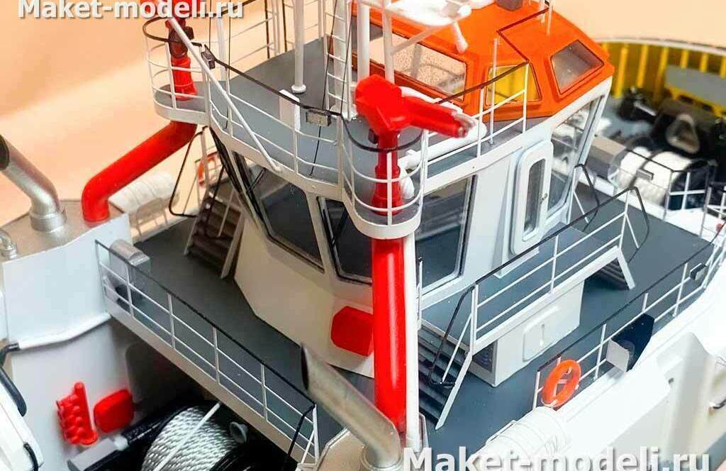 Масштабный 3д судовой макет буксира, изготовленный на заказ в макетной мастерской Maket-modeli.ru Детализированный масштабный макет буксира Craneship Роснефть на подставке, модель современного морского спасательного и портового судна с проработанной палубой, рубкой и оборудованием, изготовление судовых макетов на заказ