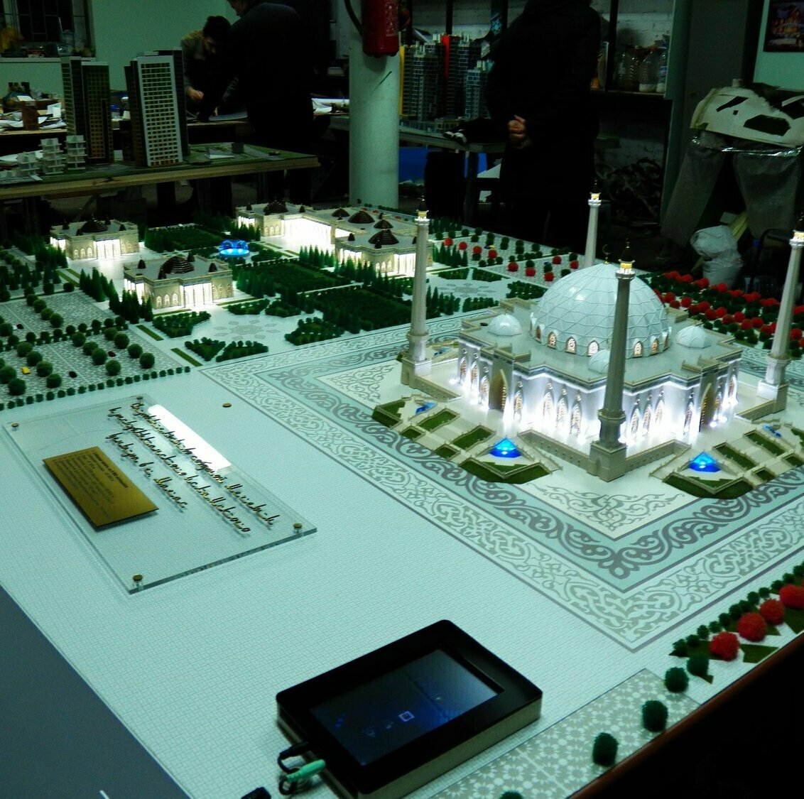 Изготовление архитектурного макета Мечети на заказ для выставки в макетной студии Изготовление архитектурного макета Мечети на заказ для выставки в макетной студии