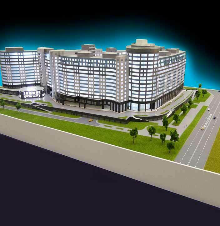 Демонстрация макета здания на выставке
