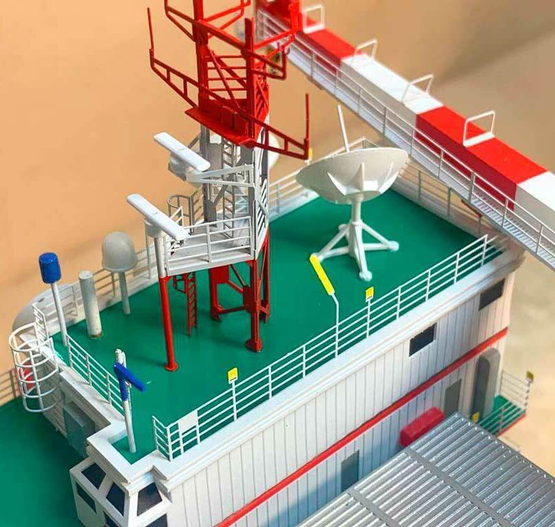  Ледостойкая стационарная офшорная платформа на гравитационном основании с жилым и технологическим модулем. Узлы и детали промышленной буровой установки