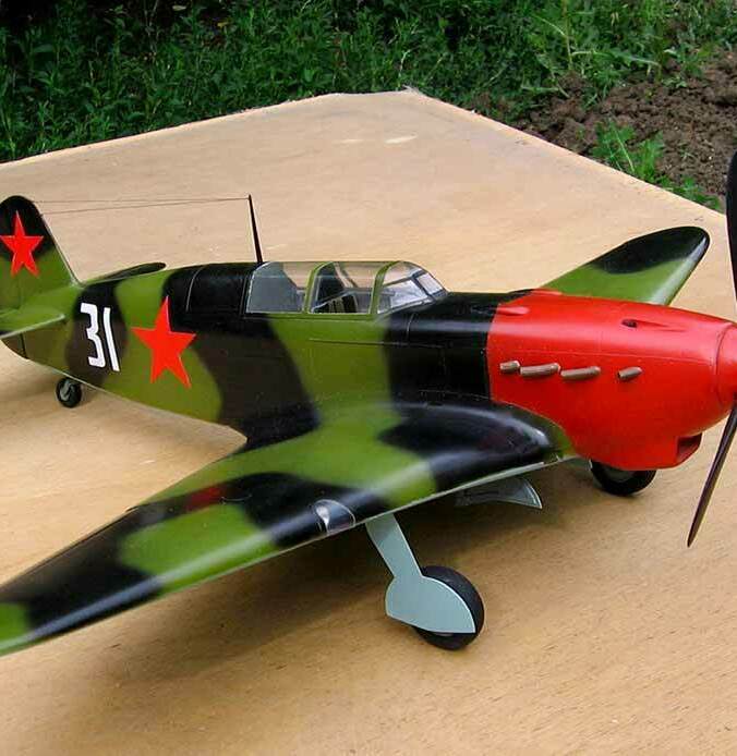 Модель самолёта для музея, изготовленная на заказ в студии макетов Модель самолёта для музея, изготовленная на заказ в студии макетов по фотографиям