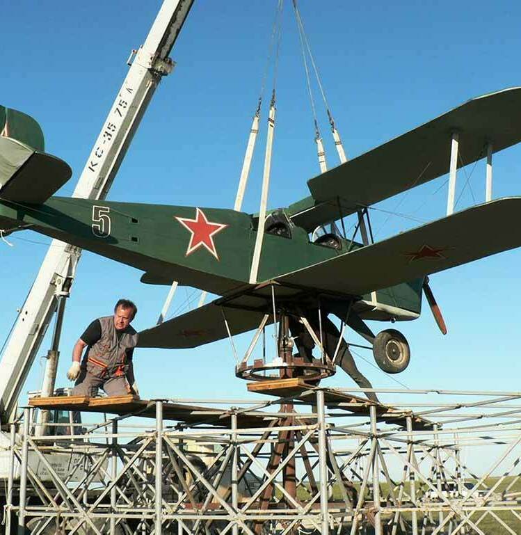 Модель самолёта для музея, изготовленная на заказ в студии макетов Модель самолёта для музея, изготовленная на заказ в студии макетов по фотографиям