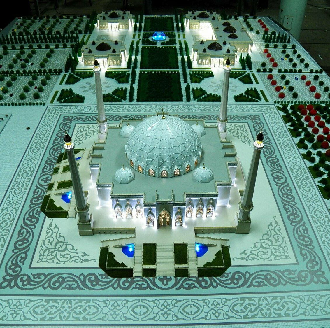 Изготовление архитектурного макета Мечети на заказ для выставки в макетной студии Изготовление архитектурного макета Мечети на заказ для выставки в макетной студии
