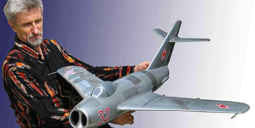 Модель самолёта для музея, изготовленная на заказ в студии макетов Модель самолёта для музея, изготовленная на заказ в студии макетов по фотографиям