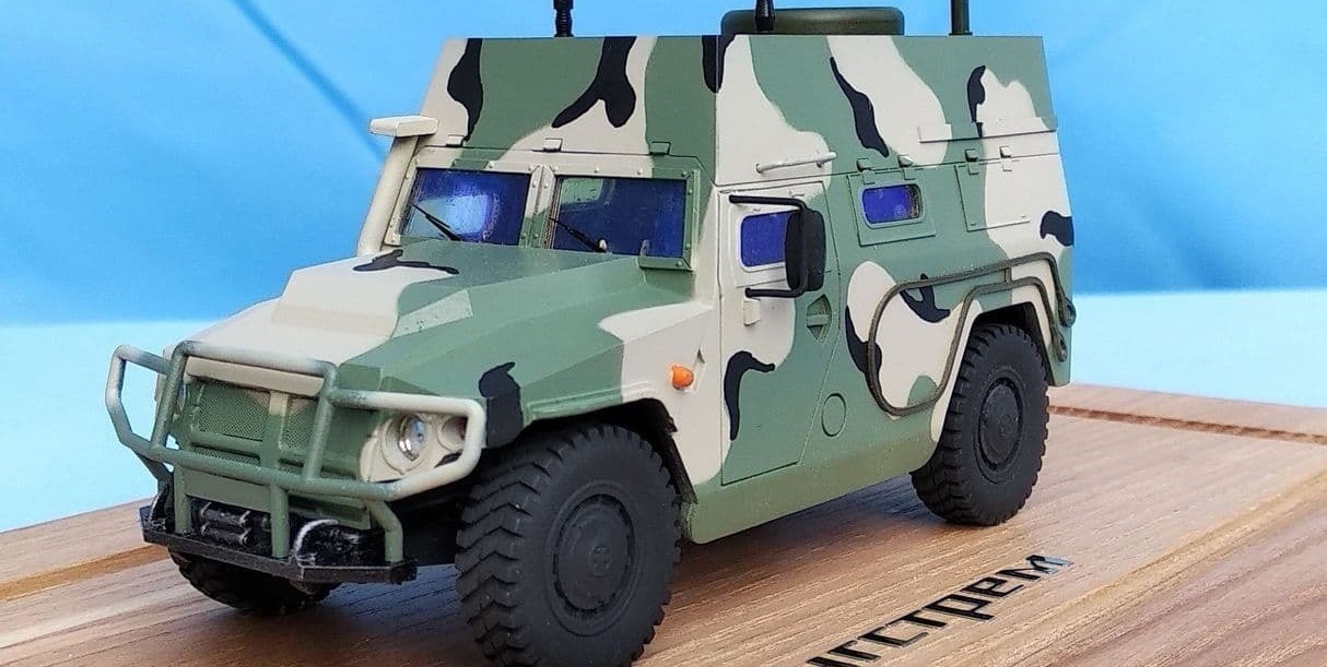 Бронемашина выполнена в небольшом масштабе для наглядного пособия изготовленный на заказ в макетной мастерской "Макет-Модели.ру"