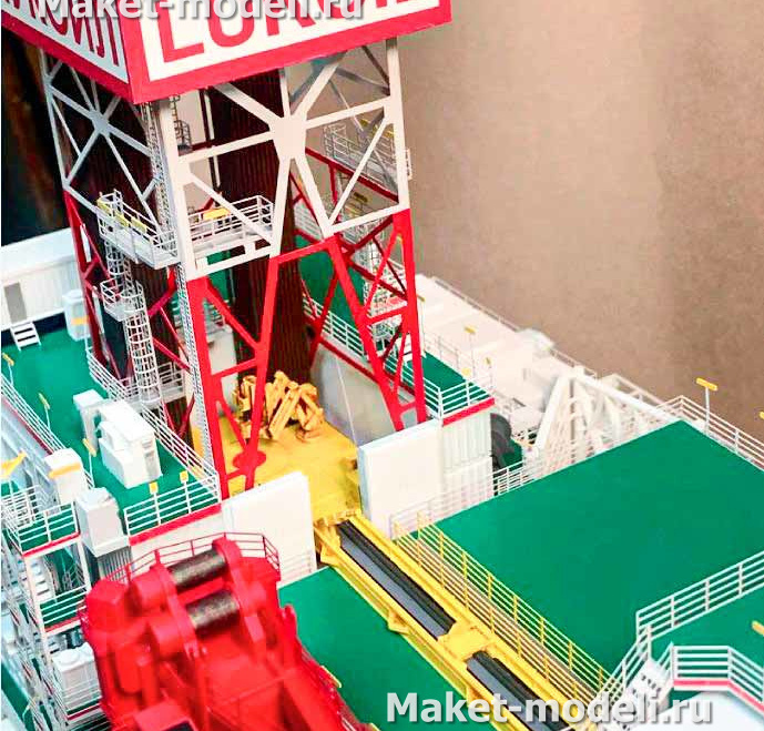 Масштабный промышленный макет буровой установки для добычи полезных ископаемых, изготовленный в макетной студии "Макет-Модели.ру"  Ледостойкая стационарная офшорная платформа на гравитационном основании с жилым и технологическим модулем. Узлы и детали промышленной буровой установки