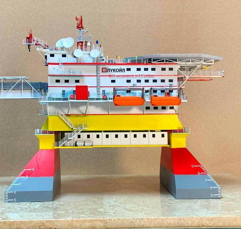  Ледостойкая стационарная офшорная платформа на гравитационном основании с жилым и технологическим модулем. Узлы и детали промышленной буровой установки