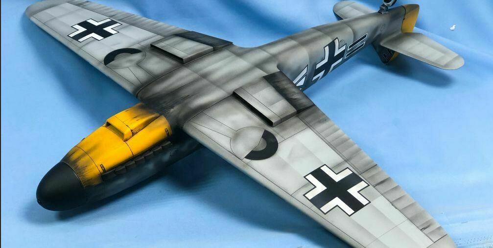 Модель самолёта для музея, изготовленная на заказ в студии макетов Модель самолёта для музея, изготовленная на заказ в студии макетов по фото