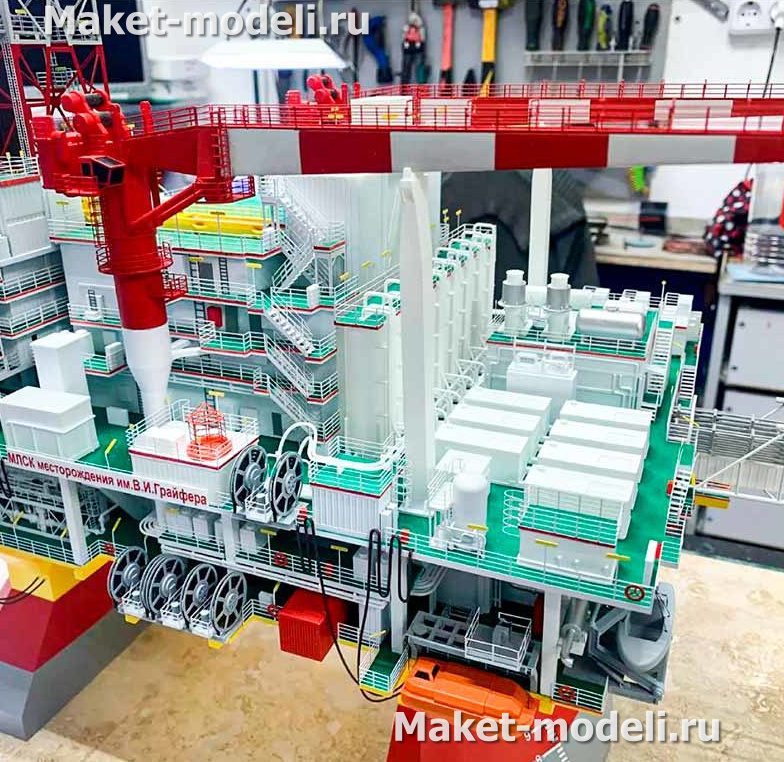  Ледостойкая стационарная офшорная платформа на гравитационном основании с жилым и технологическим модулем. Узлы и детали промышленной буровой установки