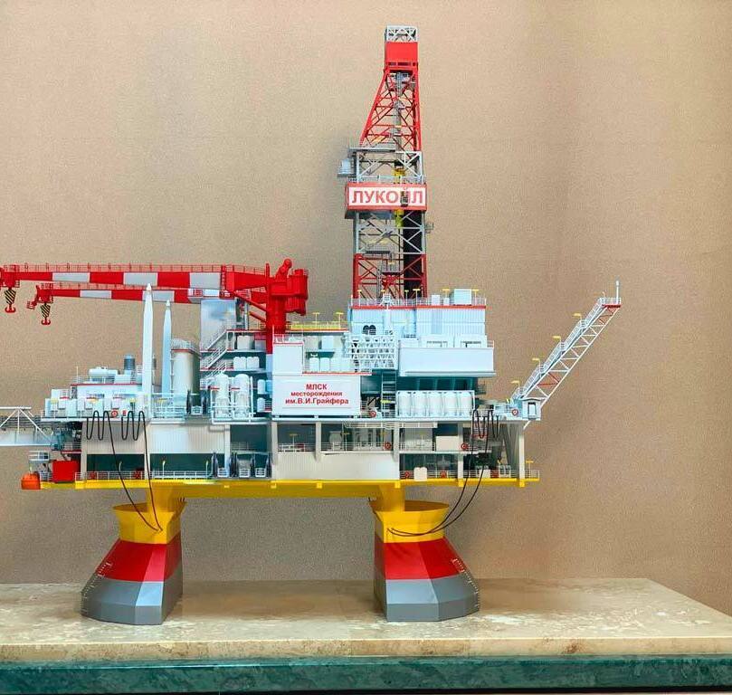  Ледостойкая стационарная офшорная платформа на гравитационном основании с жилым и технологическим модулем. Узлы и детали промышленной буровой установки