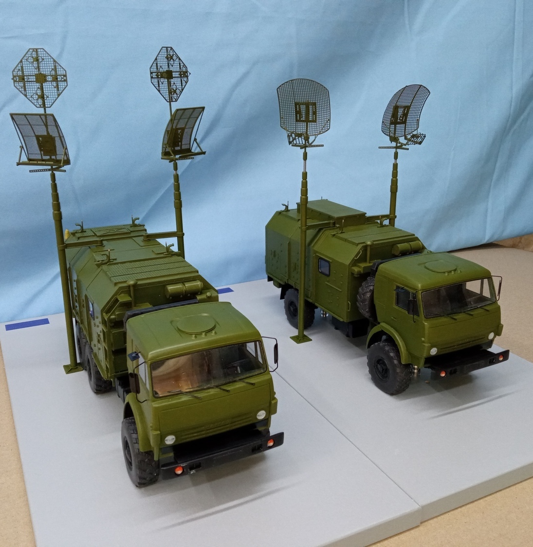 Модель автомобилей КамАЗ-4350 и КамАЗ-5350 выполненная в масштабе 1:24