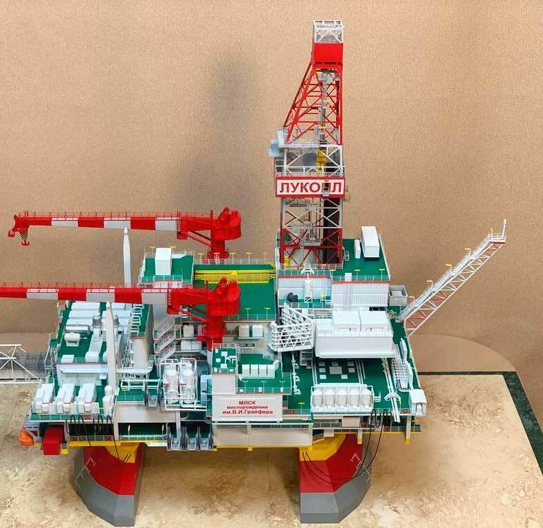  Ледостойкая стационарная офшорная платформа на гравитационном основании с жилым и технологическим модулем. Узлы и детали промышленной буровой установки