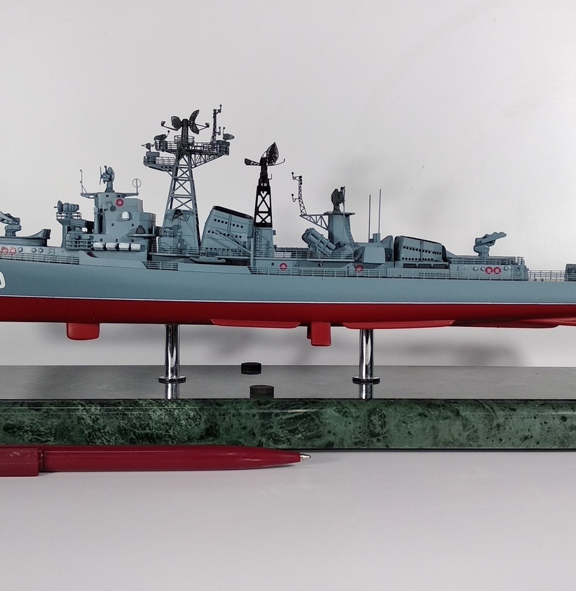 Модель военного корабля, изготовленная для музея на заказ в макетной студии